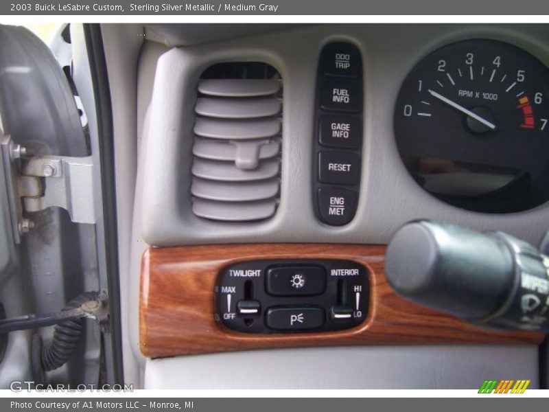 Sterling Silver Metallic / Medium Gray 2003 Buick LeSabre Custom