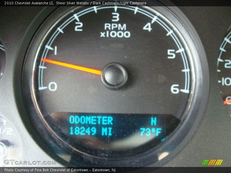 Sheer Silver Metallic / Dark Cashmere/Light Cashmere 2010 Chevrolet Avalanche LS