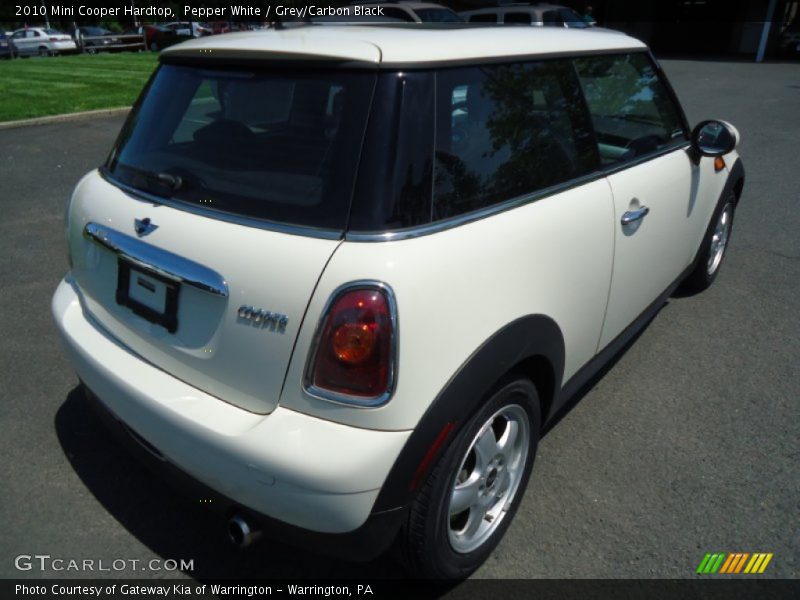Pepper White / Grey/Carbon Black 2010 Mini Cooper Hardtop