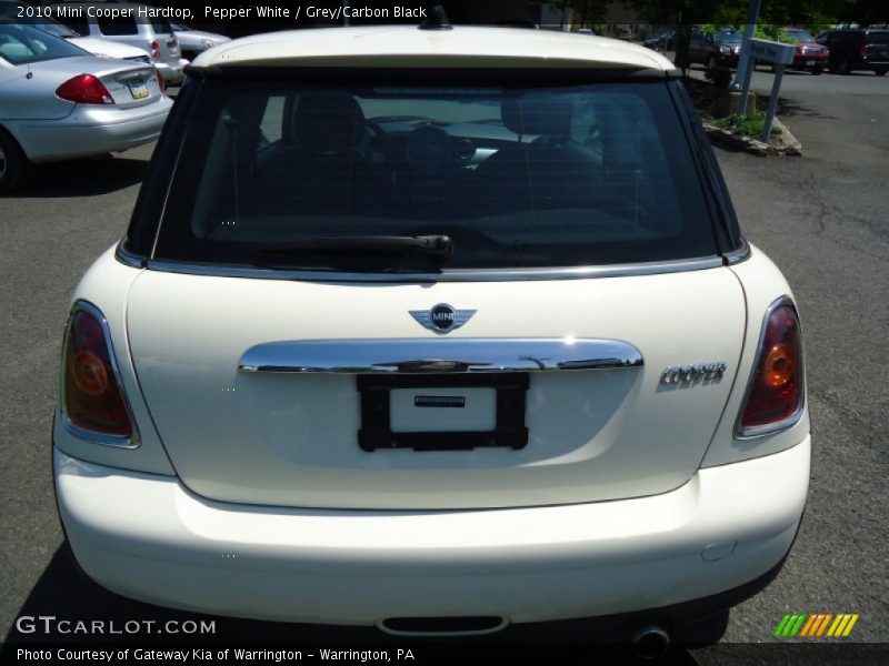 Pepper White / Grey/Carbon Black 2010 Mini Cooper Hardtop
