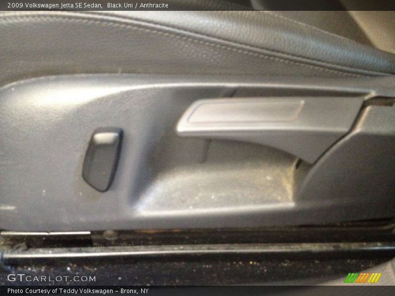 Black Uni / Anthracite 2009 Volkswagen Jetta SE Sedan