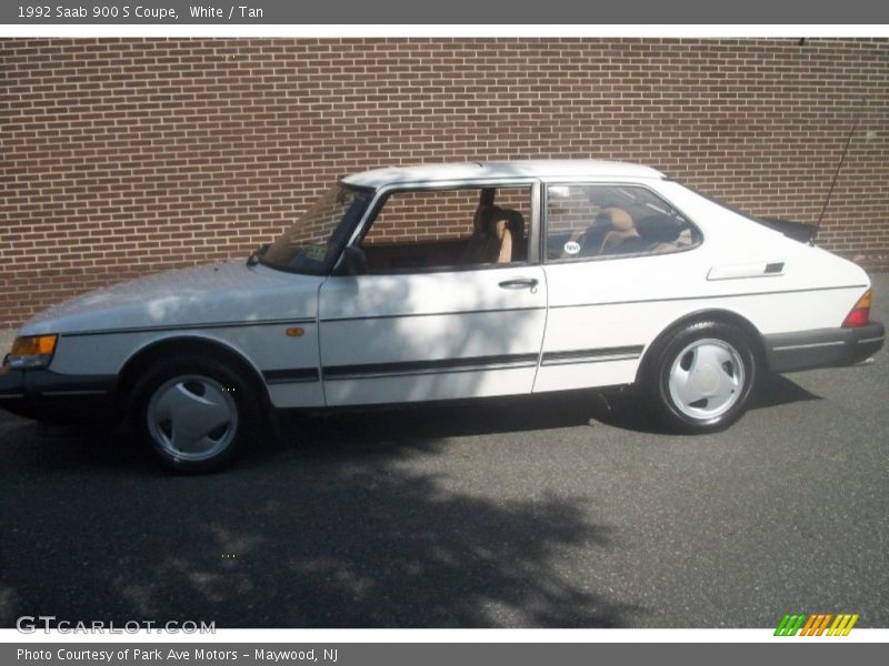 White / Tan 1992 Saab 900 S Coupe