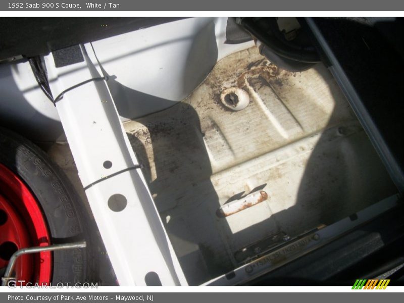 White / Tan 1992 Saab 900 S Coupe