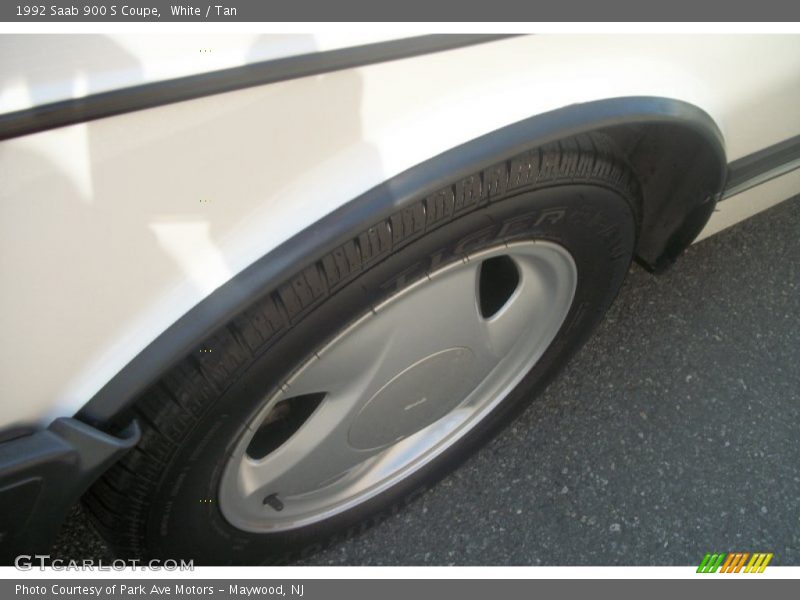 White / Tan 1992 Saab 900 S Coupe