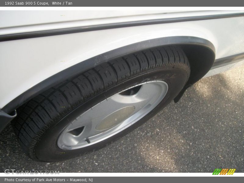 White / Tan 1992 Saab 900 S Coupe