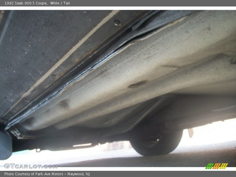 White / Tan 1992 Saab 900 S Coupe