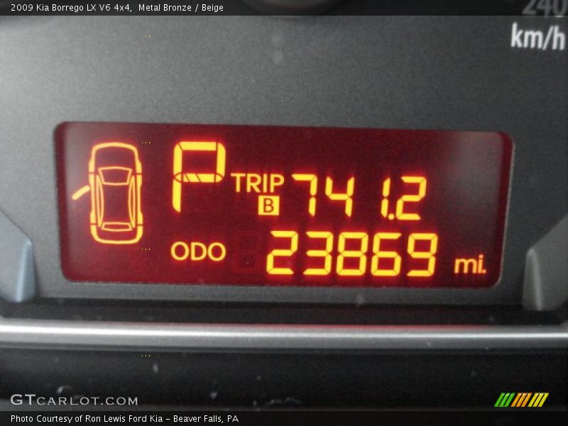 Metal Bronze / Beige 2009 Kia Borrego LX V6 4x4