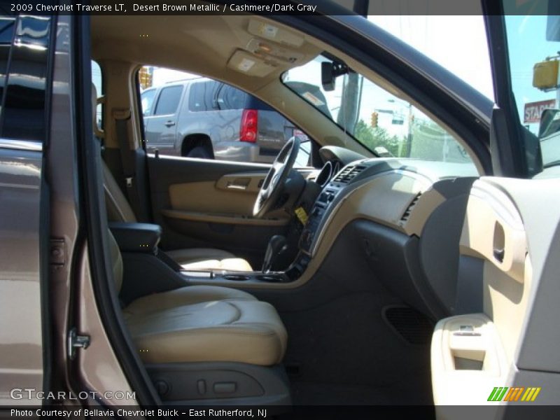 Desert Brown Metallic / Cashmere/Dark Gray 2009 Chevrolet Traverse LT