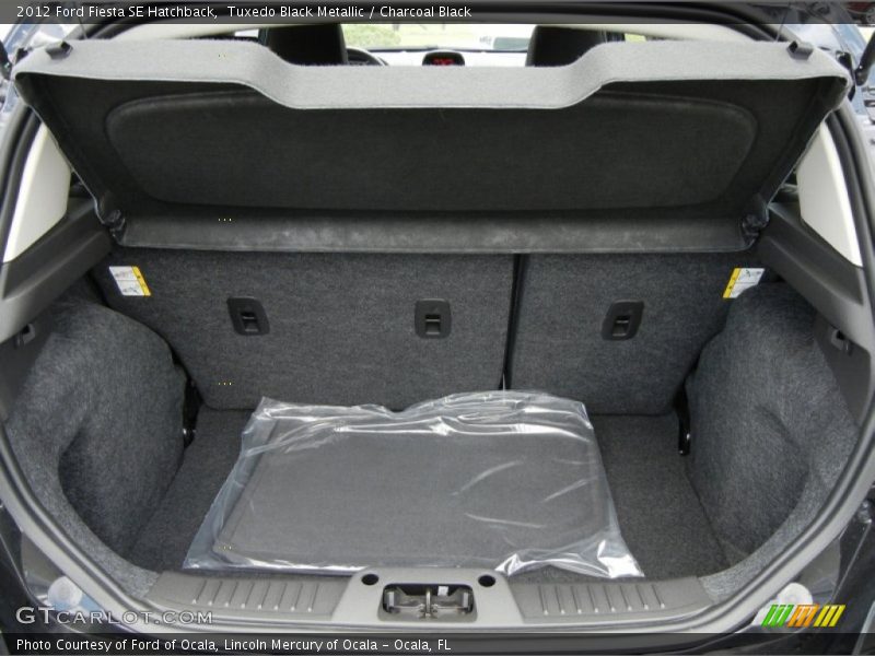 Tuxedo Black Metallic / Charcoal Black 2012 Ford Fiesta SE Hatchback