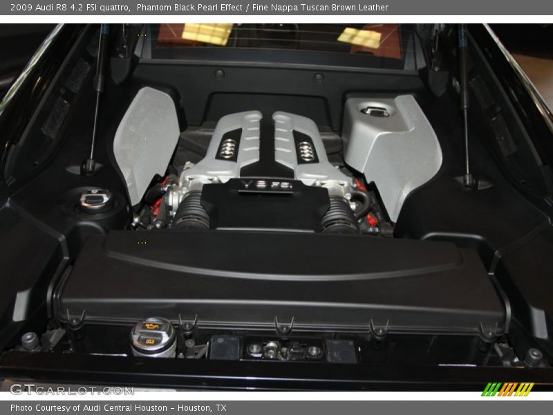  2009 R8 4.2 FSI quattro Engine - 4.2 Liter FSI DOHC 32-Valve VVT V8