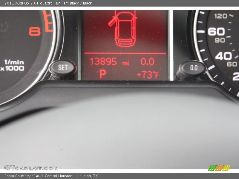 Brilliant Black / Black 2011 Audi Q5 2.0T quattro