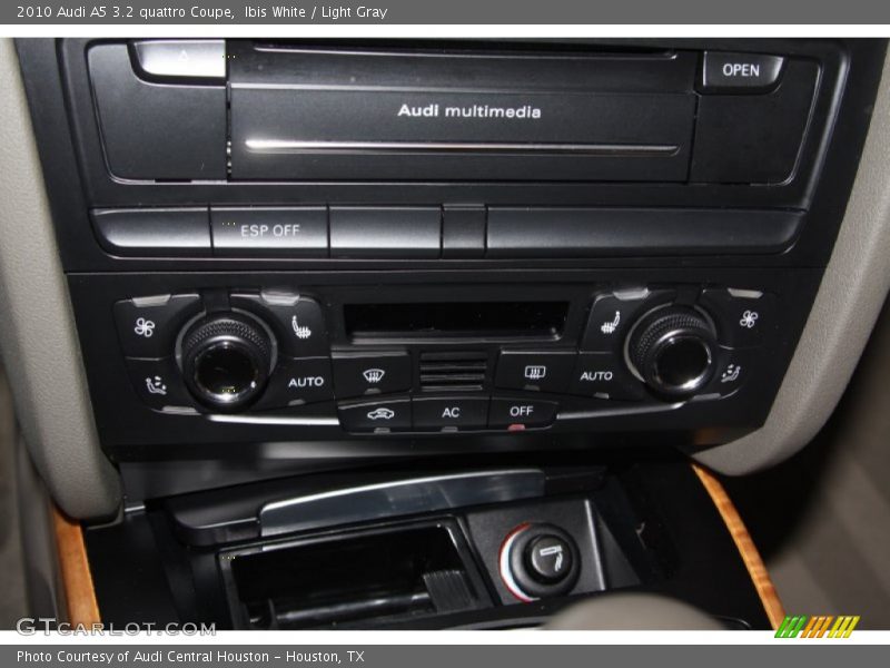 Controls of 2010 A5 3.2 quattro Coupe
