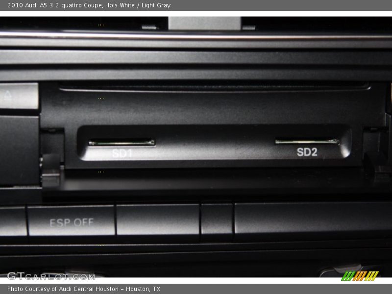 Ibis White / Light Gray 2010 Audi A5 3.2 quattro Coupe
