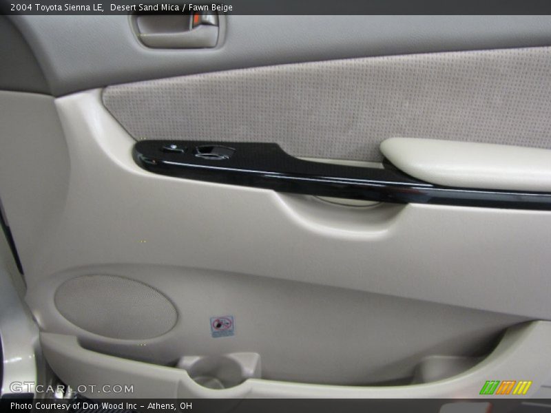 Desert Sand Mica / Fawn Beige 2004 Toyota Sienna LE