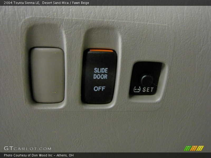 Desert Sand Mica / Fawn Beige 2004 Toyota Sienna LE