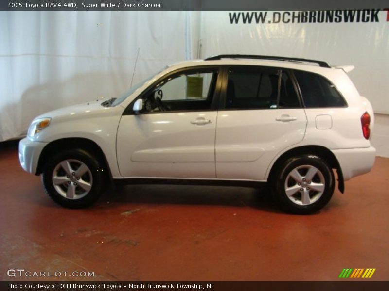 Super White / Dark Charcoal 2005 Toyota RAV4 4WD