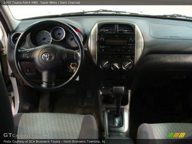 Super White / Dark Charcoal 2005 Toyota RAV4 4WD