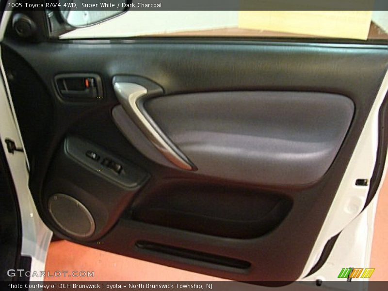 Super White / Dark Charcoal 2005 Toyota RAV4 4WD