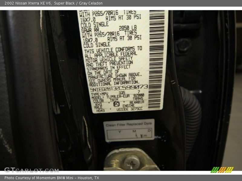 Super Black / Gray Celadon 2002 Nissan Xterra XE V6