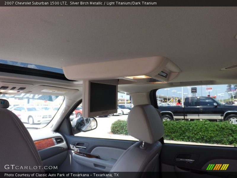 Silver Birch Metallic / Light Titanium/Dark Titanium 2007 Chevrolet Suburban 1500 LTZ