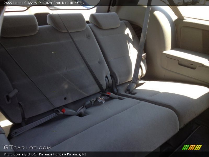 Silver Pearl Metallic / Gray 2009 Honda Odyssey LX