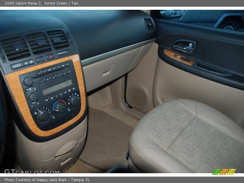 Forest Green / Tan 2006 Saturn Relay 2