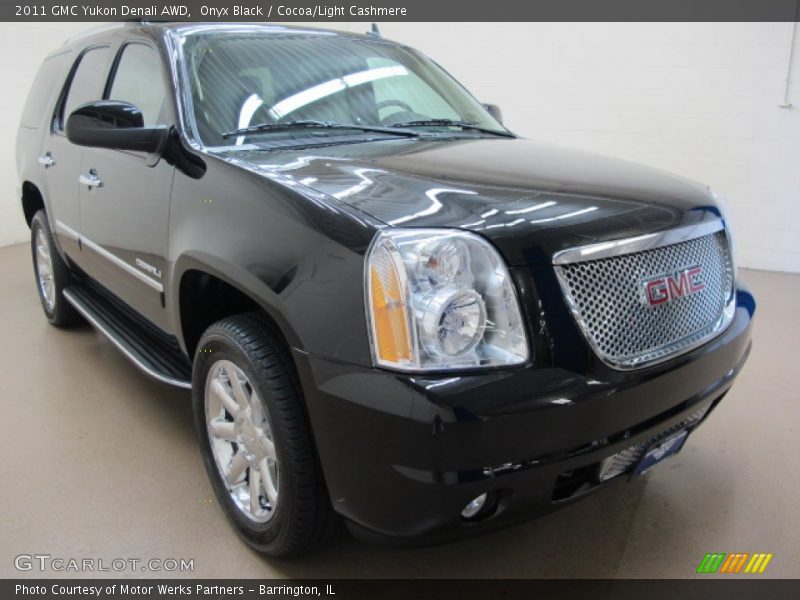 Onyx Black / Cocoa/Light Cashmere 2011 GMC Yukon Denali AWD