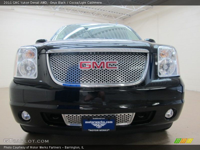 Onyx Black / Cocoa/Light Cashmere 2011 GMC Yukon Denali AWD