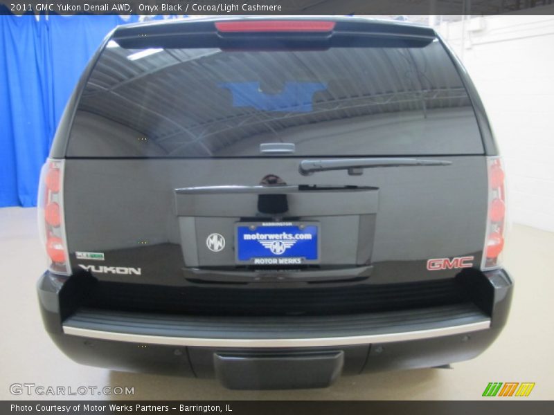 Onyx Black / Cocoa/Light Cashmere 2011 GMC Yukon Denali AWD