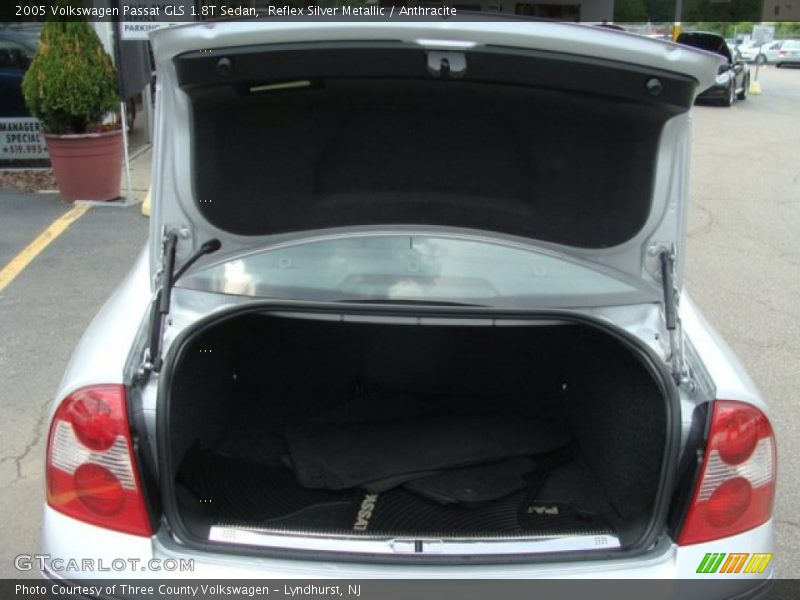 Reflex Silver Metallic / Anthracite 2005 Volkswagen Passat GLS 1.8T Sedan