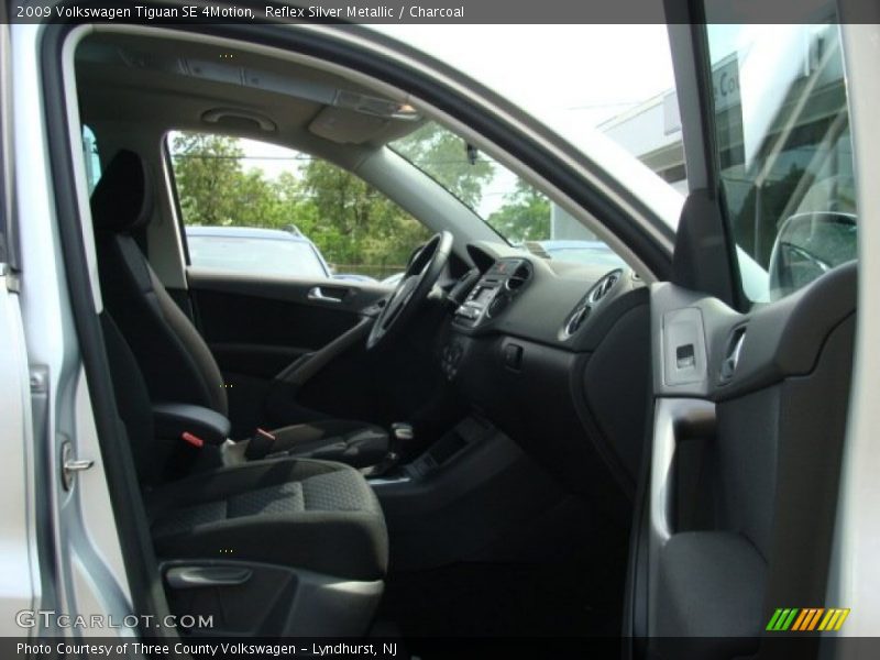 Reflex Silver Metallic / Charcoal 2009 Volkswagen Tiguan SE 4Motion