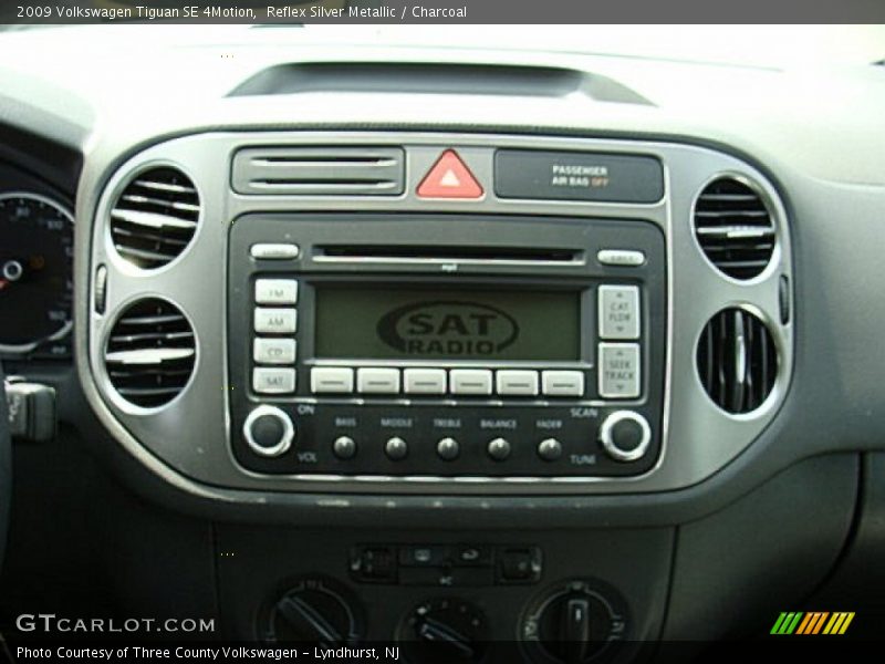 Reflex Silver Metallic / Charcoal 2009 Volkswagen Tiguan SE 4Motion