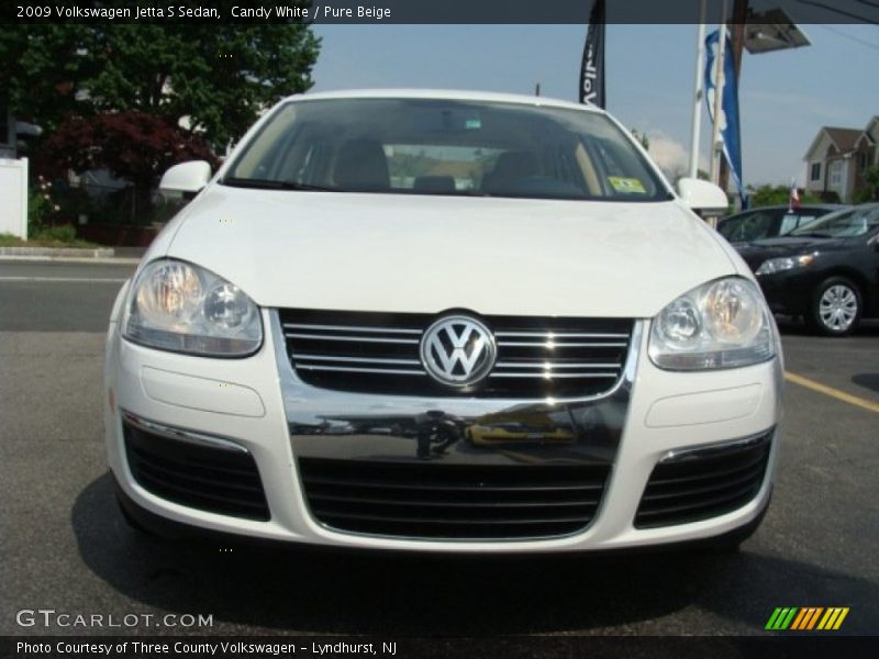 Candy White / Pure Beige 2009 Volkswagen Jetta S Sedan