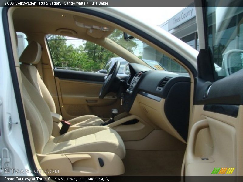 Candy White / Pure Beige 2009 Volkswagen Jetta S Sedan