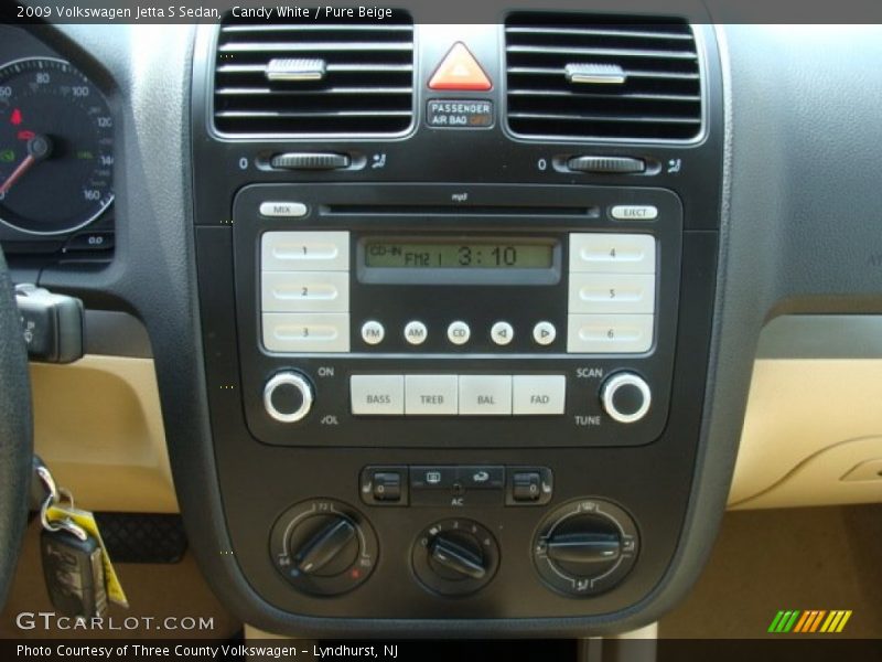 Candy White / Pure Beige 2009 Volkswagen Jetta S Sedan
