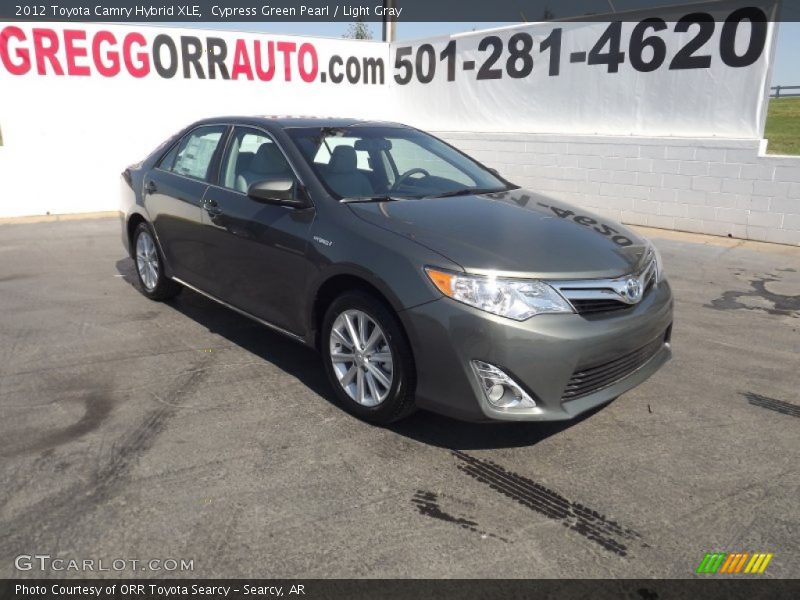Cypress Green Pearl / Light Gray 2012 Toyota Camry Hybrid XLE