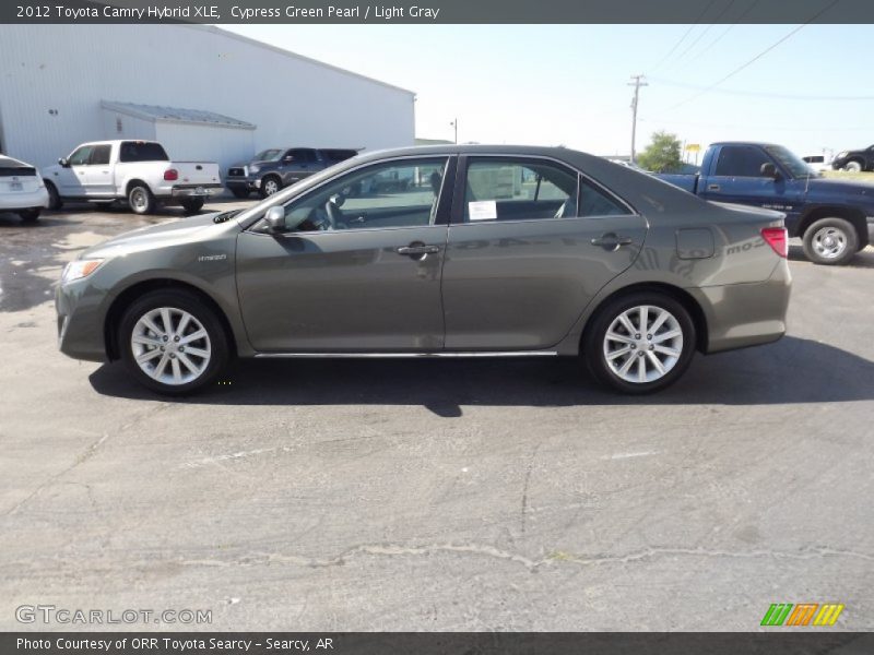 Cypress Green Pearl / Light Gray 2012 Toyota Camry Hybrid XLE