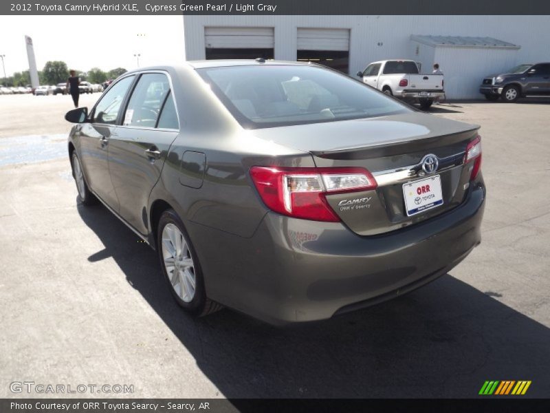 Cypress Green Pearl / Light Gray 2012 Toyota Camry Hybrid XLE