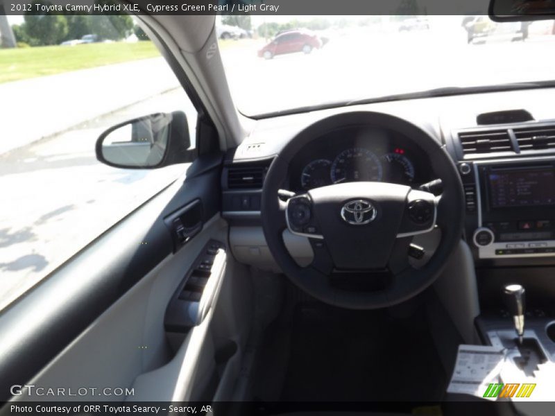 Cypress Green Pearl / Light Gray 2012 Toyota Camry Hybrid XLE