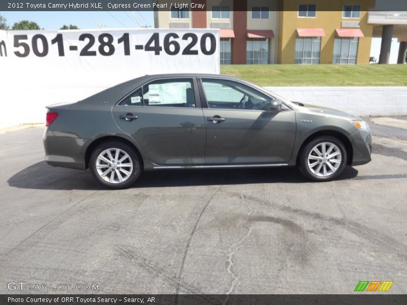 Cypress Green Pearl / Light Gray 2012 Toyota Camry Hybrid XLE