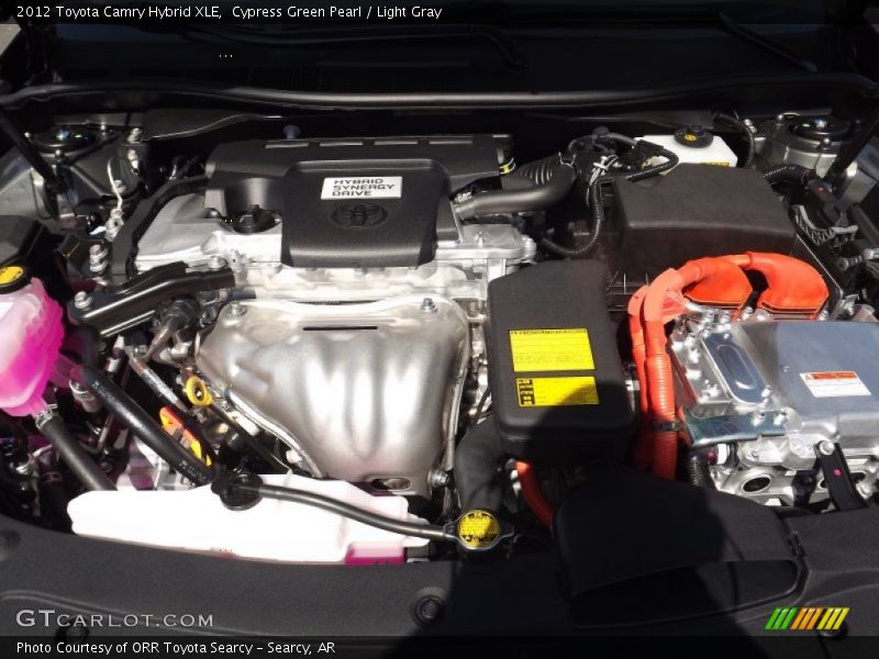 Cypress Green Pearl / Light Gray 2012 Toyota Camry Hybrid XLE