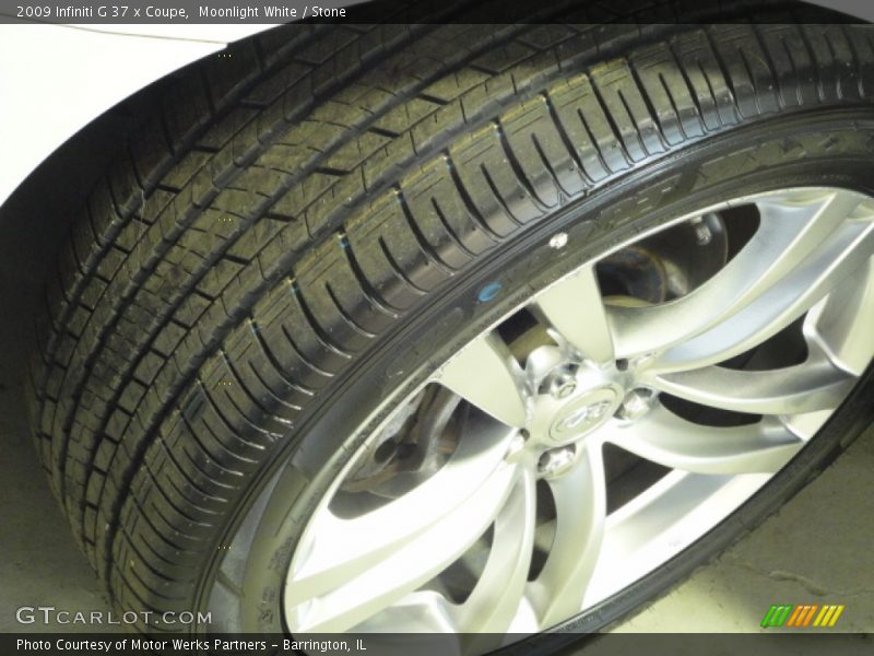 Moonlight White / Stone 2009 Infiniti G 37 x Coupe
