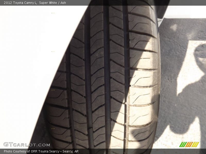Super White / Ash 2012 Toyota Camry L