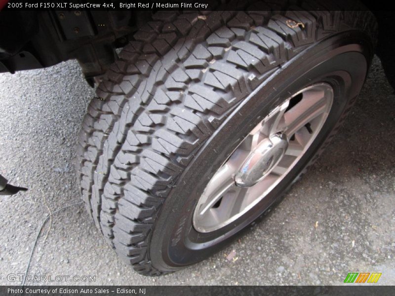 Bright Red / Medium Flint Grey 2005 Ford F150 XLT SuperCrew 4x4