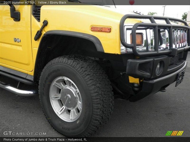 Yellow / Ebony Black 2005 Hummer H2 SUV