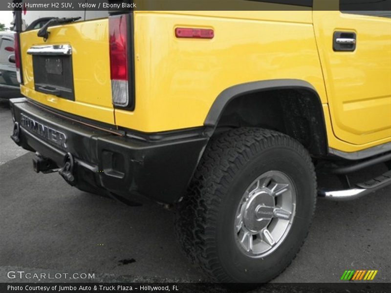 Yellow / Ebony Black 2005 Hummer H2 SUV
