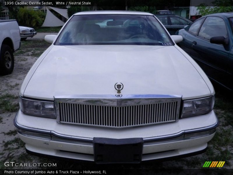 White / Neutral Shale 1996 Cadillac DeVille Sedan