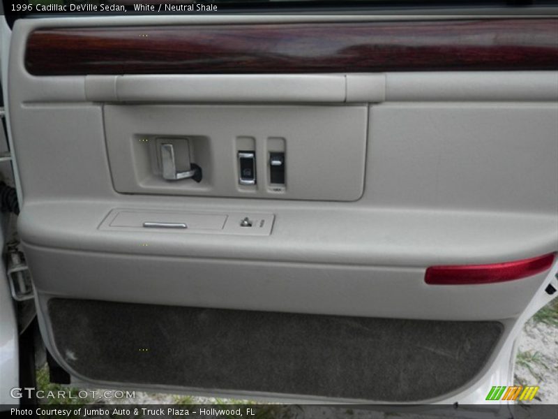 White / Neutral Shale 1996 Cadillac DeVille Sedan