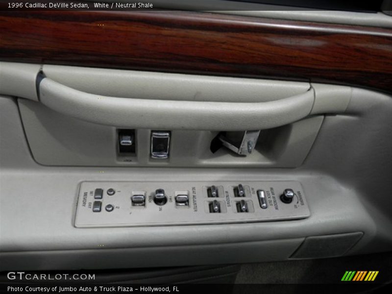 White / Neutral Shale 1996 Cadillac DeVille Sedan