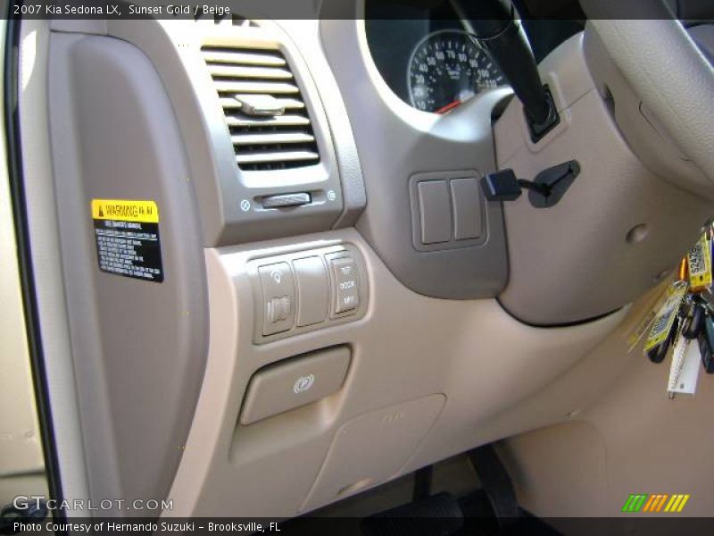 Sunset Gold / Beige 2007 Kia Sedona LX